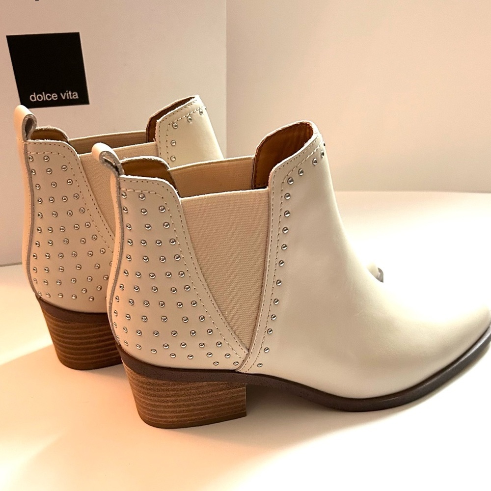 Dolce Vita Studded Leather Ankle Boots Size 7.5 New In Box